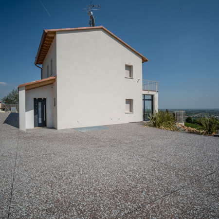 ItalianTerrazzo%20ghiaino%20lavato%20B&B%20Maser%20%28TV%29%2001