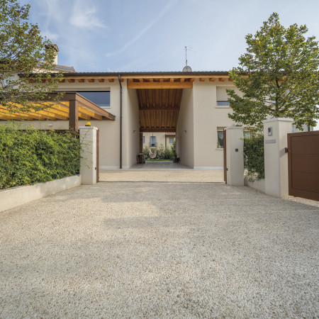 ItalianTerrazzo%C2%AE%2C%20pavimento%20ghiaino%20lavato%20colore%20giallo%20ocra %20Asolo%20%28PZ%29%2008