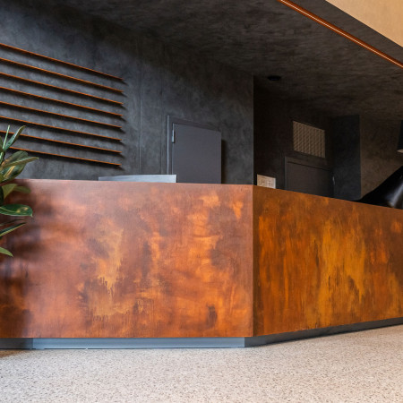 Isoplam-Oxydecor-bancone-reception